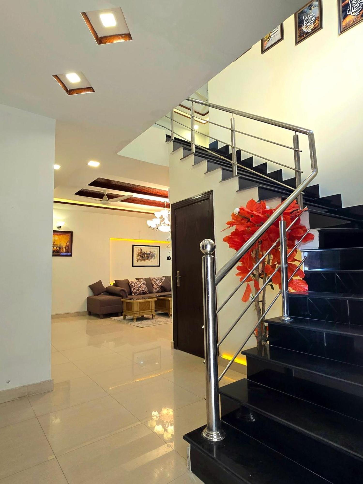 The Millenial Apartments & Suites Bahria Town Rawalpindi Quarto foto